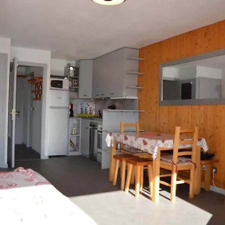 4 Pers. Proche Pistes Avec Parking Et Casier A - Fr-1-241-129 Le Grand-Bornand